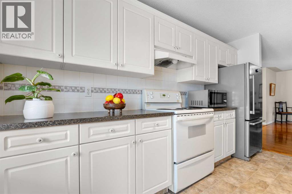 Single Family House for Sale in    Avenue NW Hillhurst Calgary 