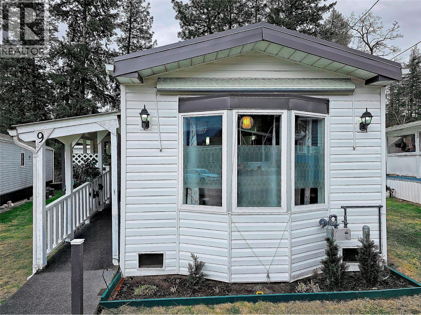 1601 COLUMBIA Avenue Unit# 9, Castlegar