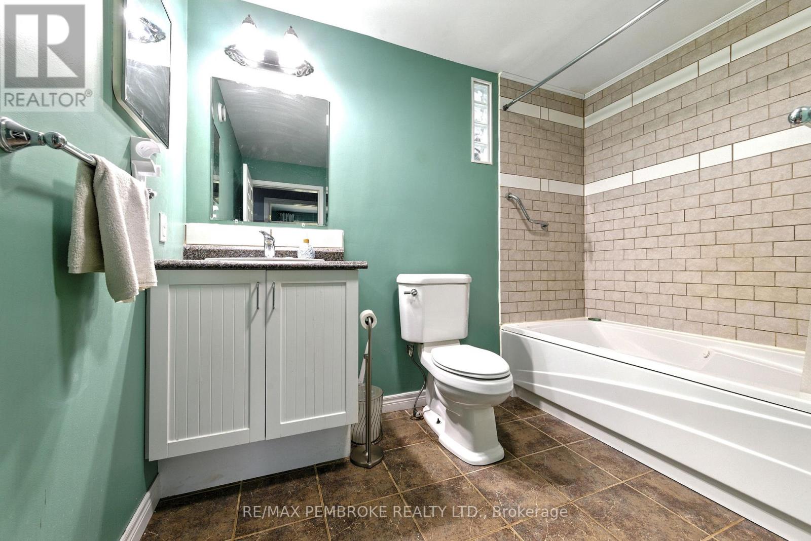 625 FOREST PARK ROAD - 23