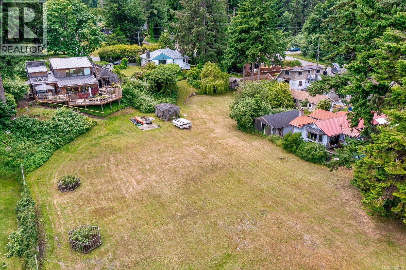 3508 ISLAND HWY S - 34