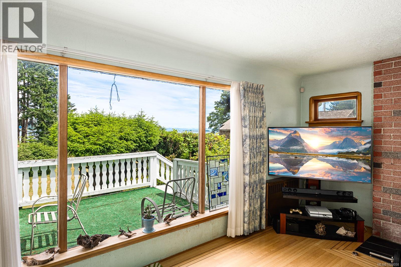 3508 ISLAND HWY S - 39