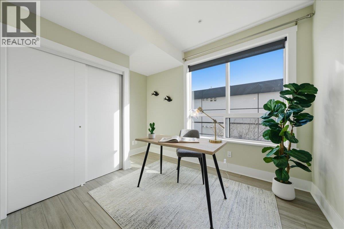 305 22335 MCINTOSH AVENUE