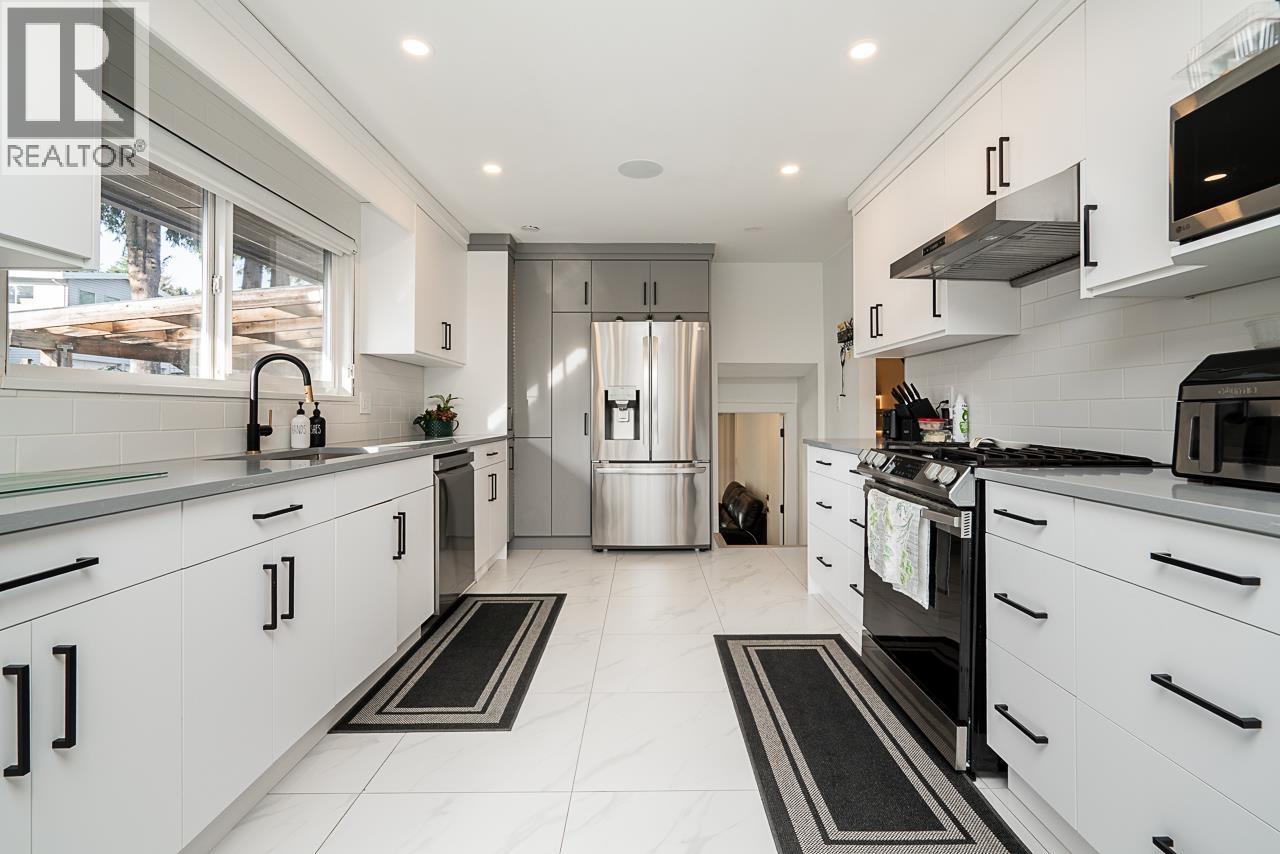 615 ALLISON PLACE, New Westminster