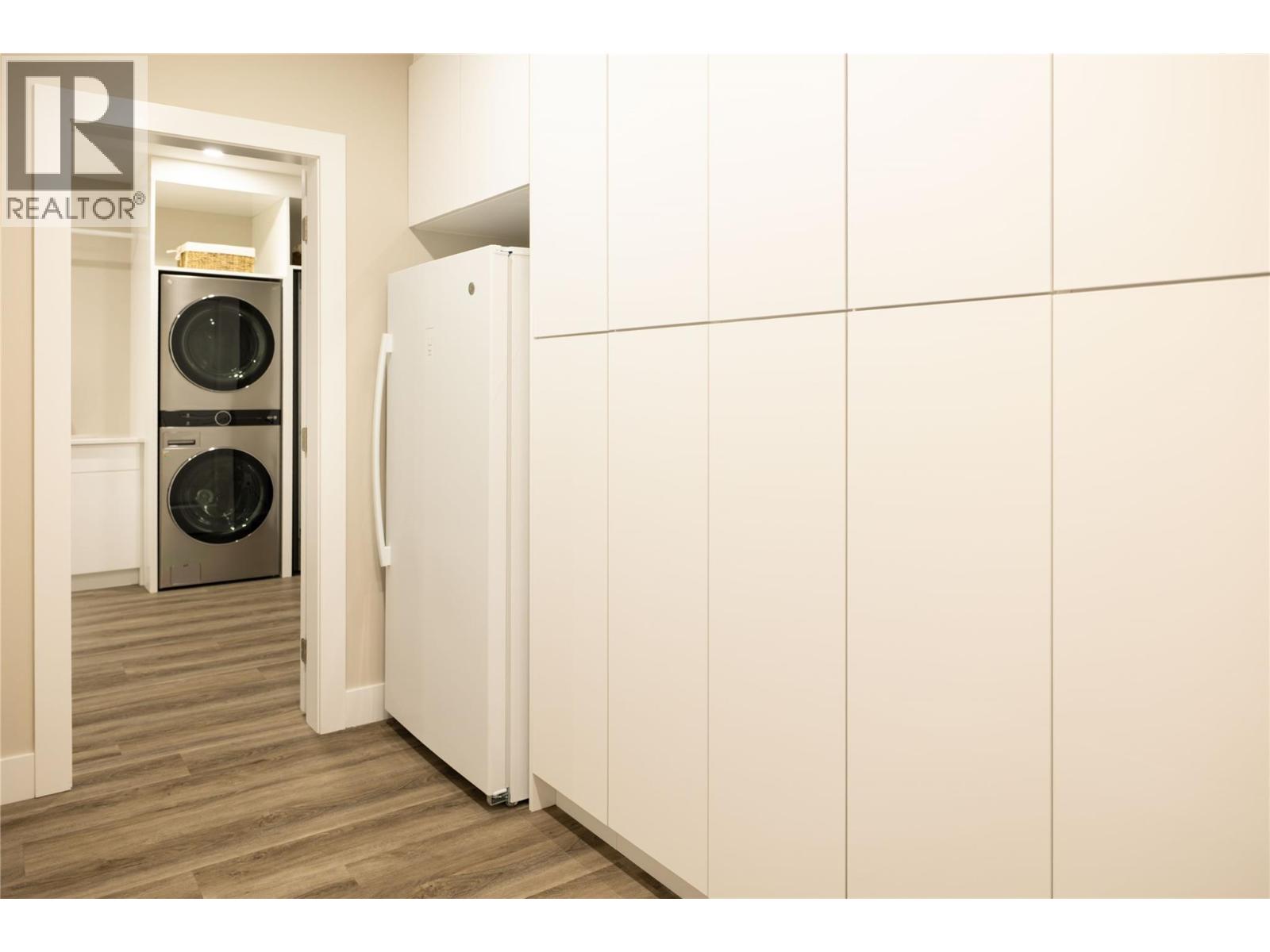  274 Summer Wood Drive, Kelowna