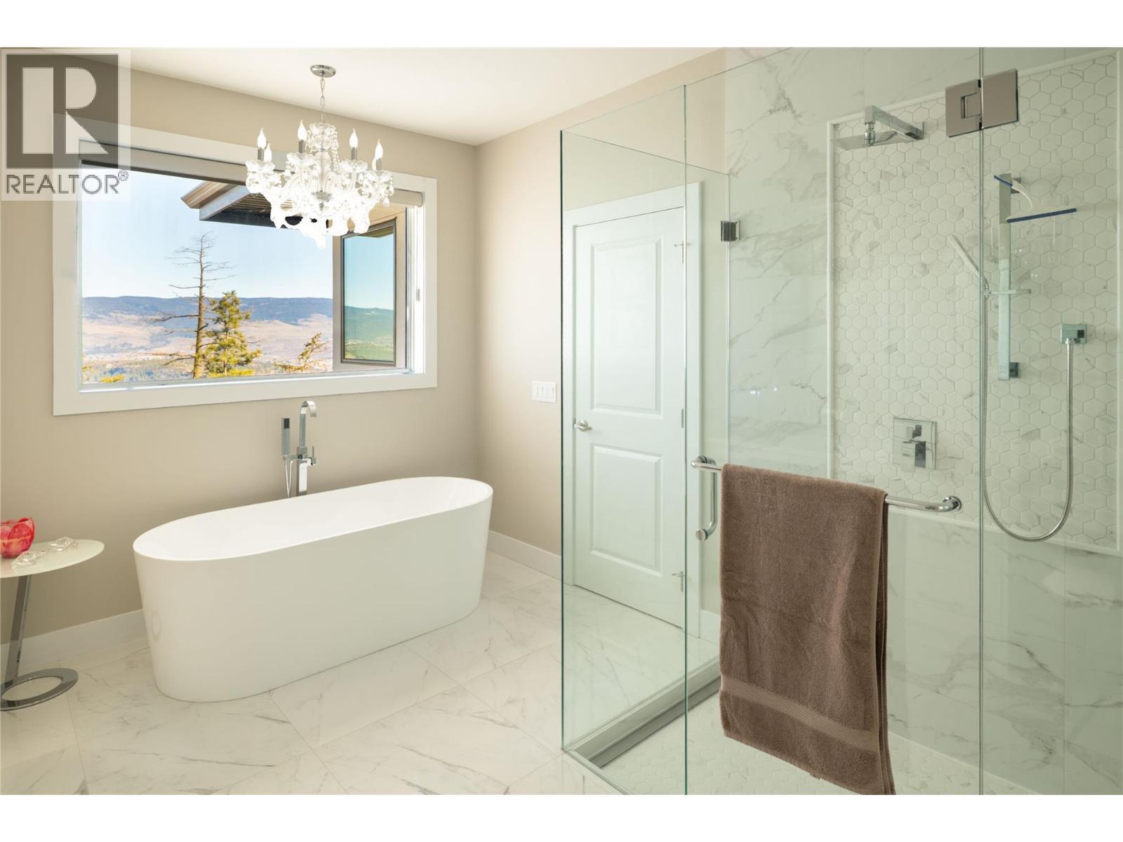  274 Summer Wood Drive, Kelowna