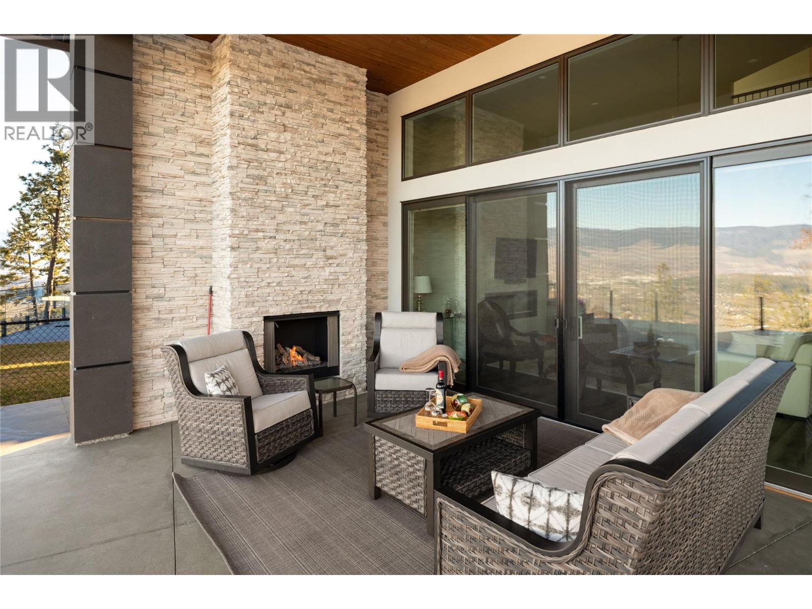  274 Summer Wood Drive, Kelowna