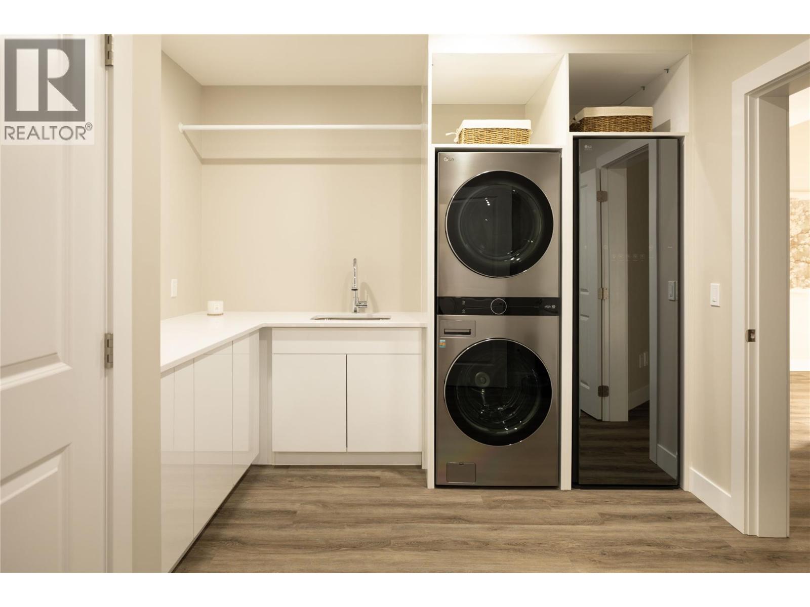  274 Summer Wood Drive, Kelowna