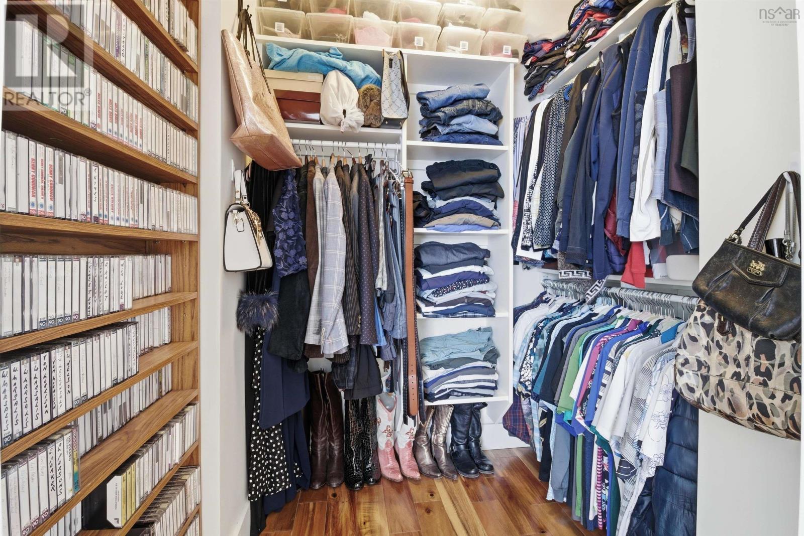 Property 20 of 34 of 220 Waterfront Drive