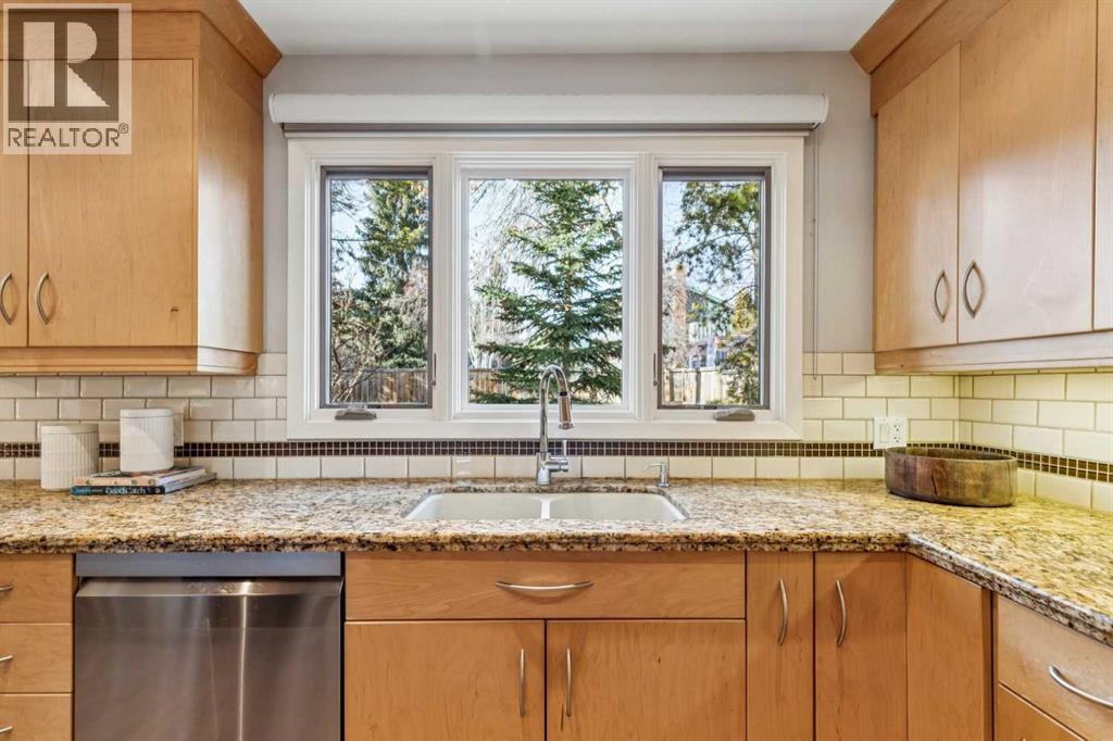 
          3335 OAKWOOD Drive Southwest
            <br/>
            <span>Calgary</span>
            , 
            <span>AB</span>
             <span>T2V4V6</span>
         - Photo 11