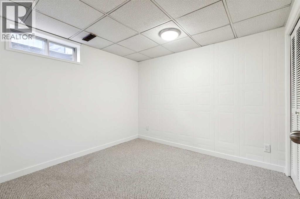 
          3335 OAKWOOD Drive Southwest
            <br/>
            <span>Calgary</span>
            , 
            <span>AB</span>
             <span>T2V4V6</span>
         - Photo 28