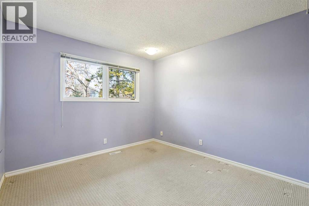 
          3335 OAKWOOD Drive Southwest
            <br/>
            <span>Calgary</span>
            , 
            <span>AB</span>
             <span>T2V4V6</span>
         - Photo 26