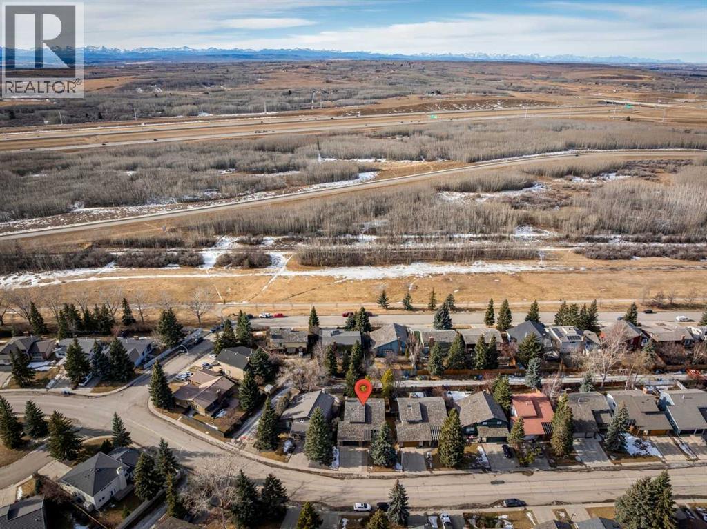 
          3335 OAKWOOD Drive Southwest
            <br/>
            <span>Calgary</span>
            , 
            <span>AB</span>
             <span>T2V4V6</span>
         - Photo 44