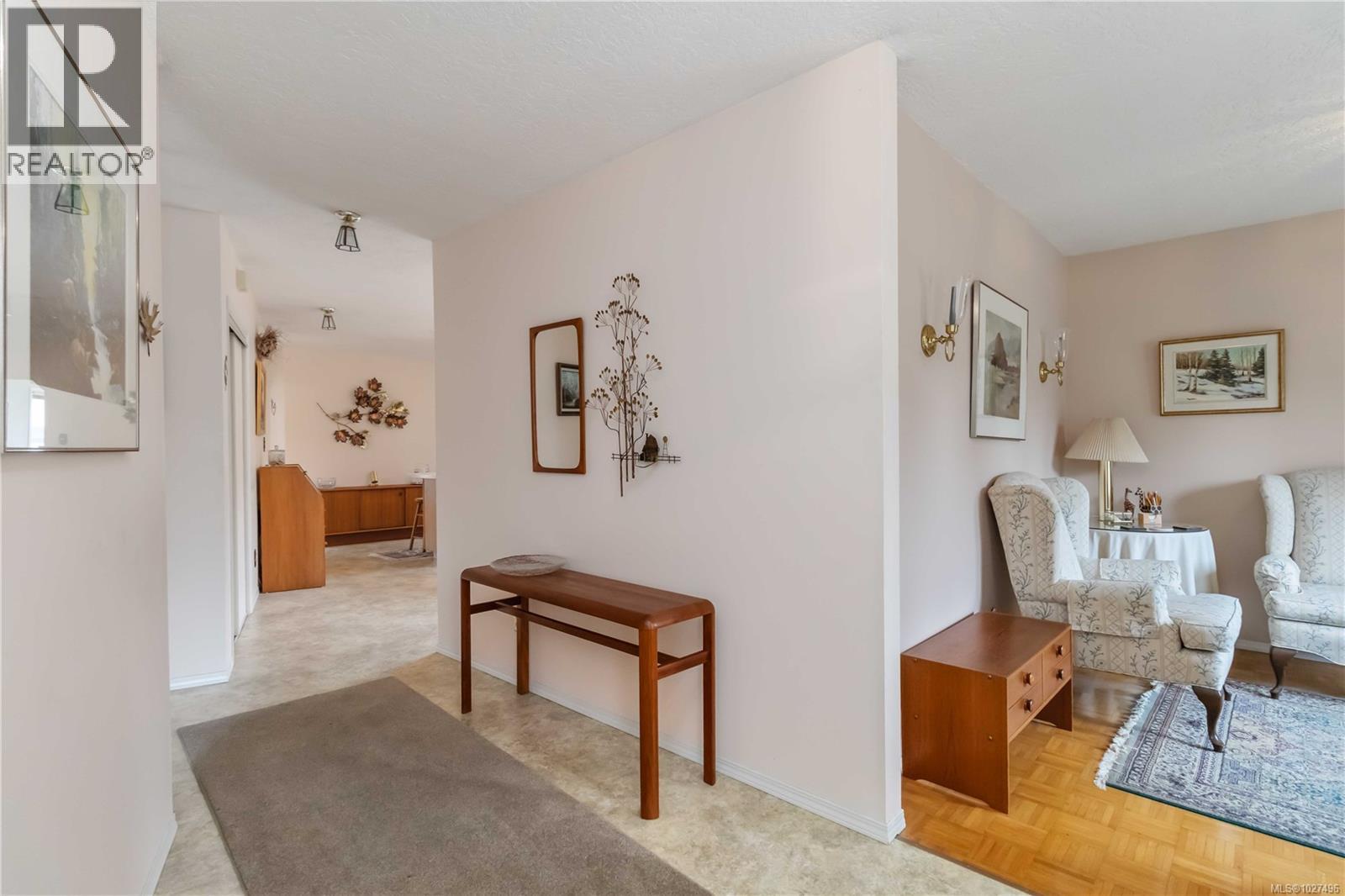  8503 Lochside Drive, North Saanich