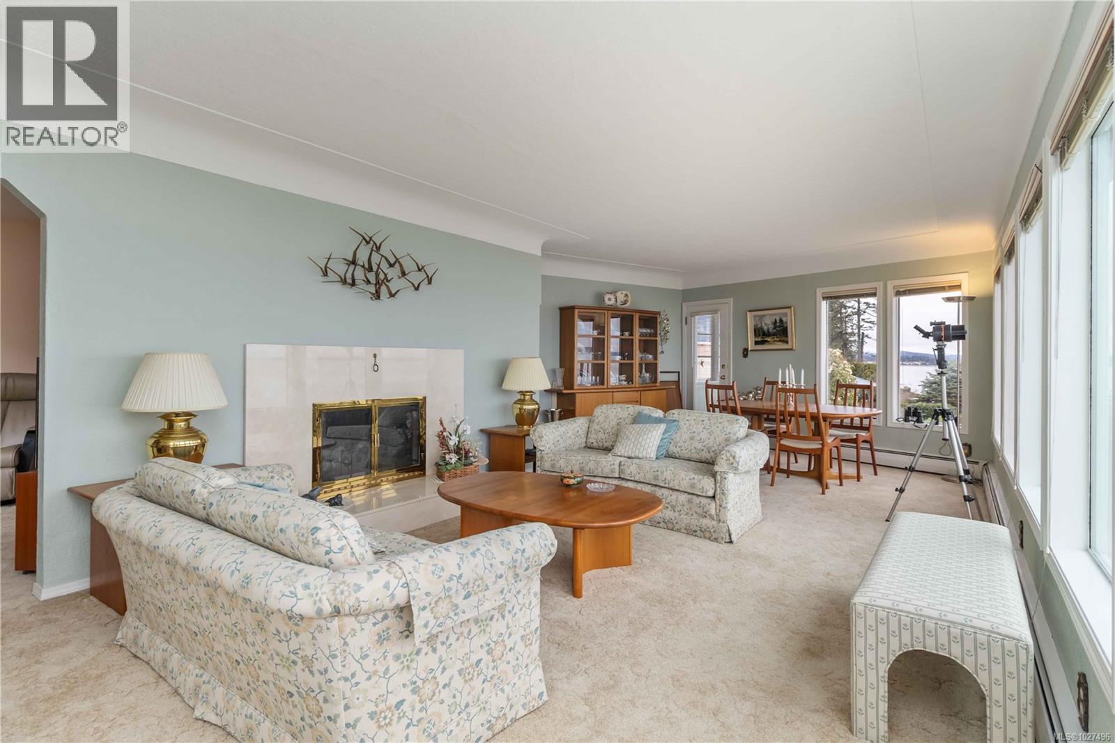  8503 Lochside Drive, North Saanich