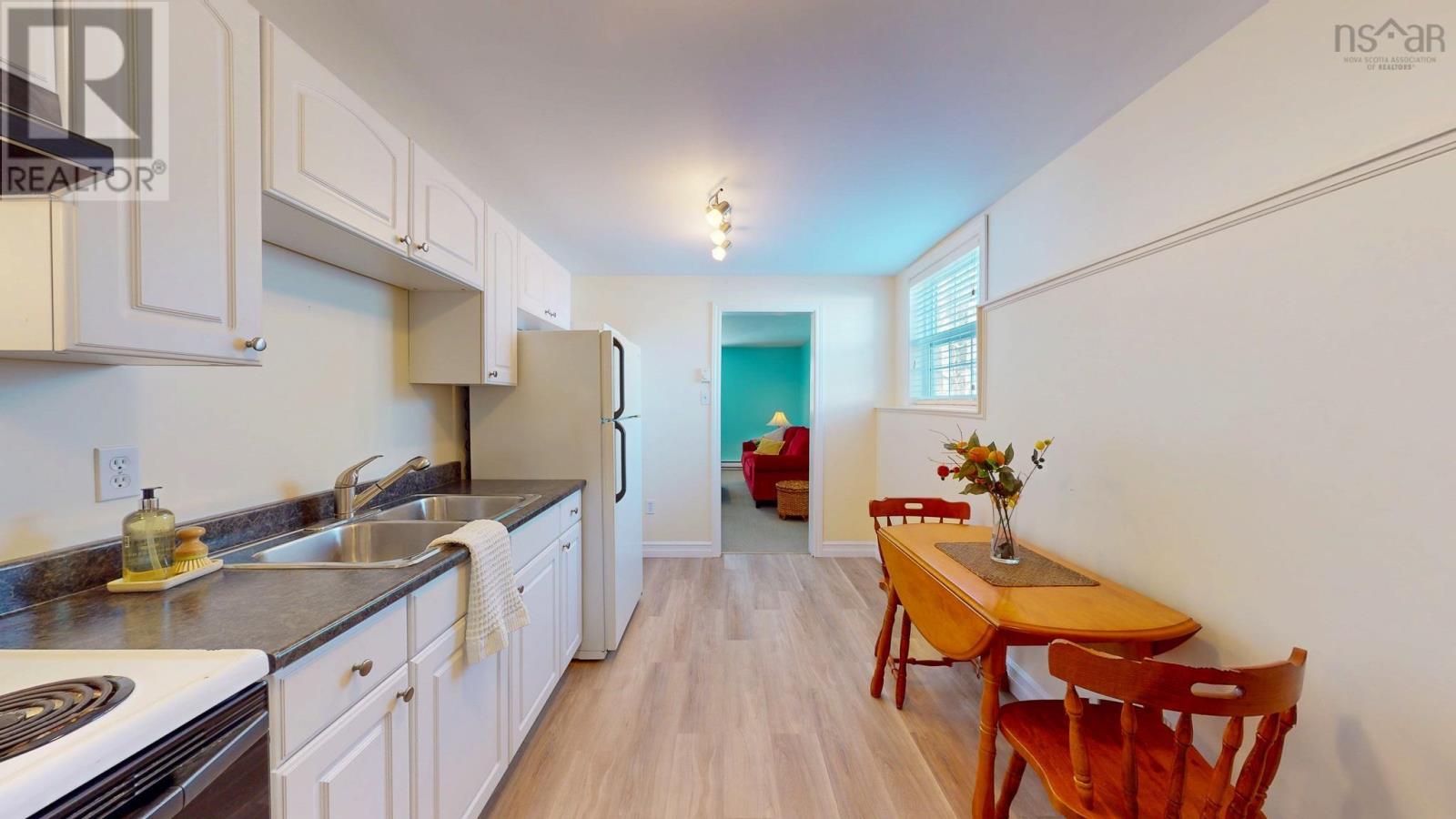 Property 31 of 39 of 40 Douglas Street