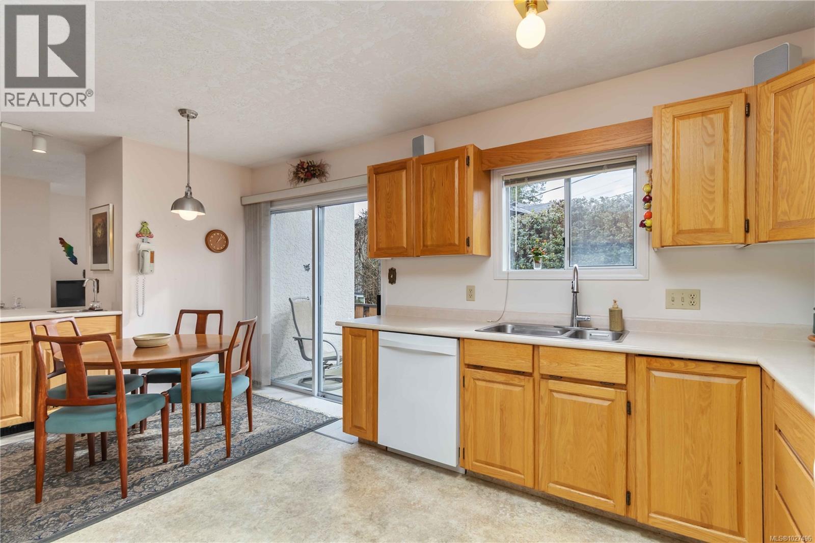 8503 Lochside Dr - 25