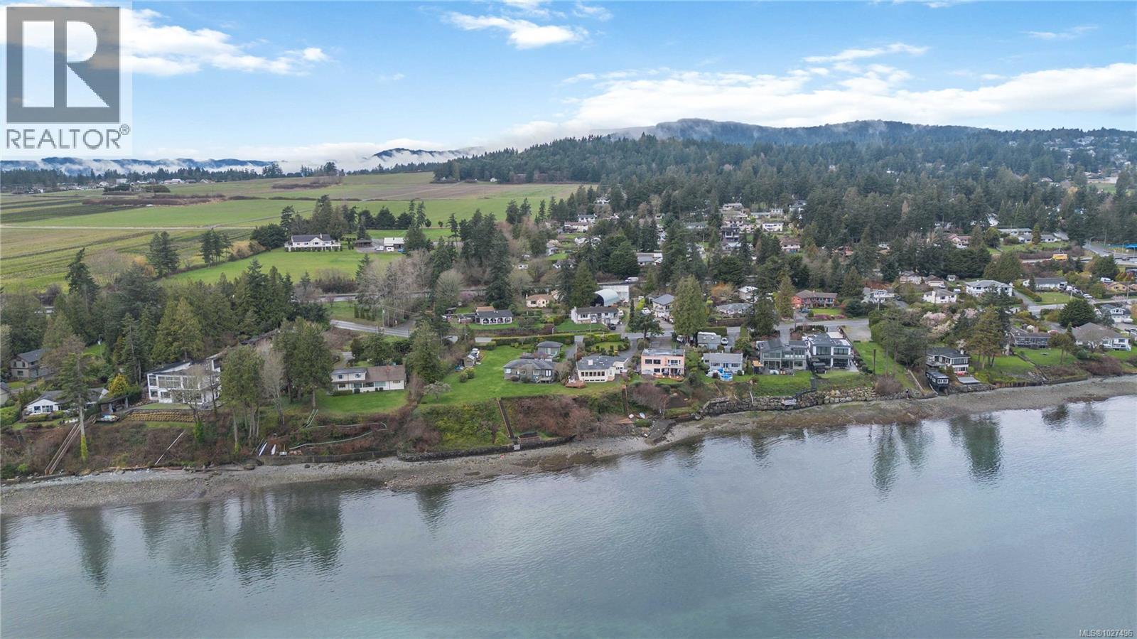  8503 Lochside Drive, North Saanich