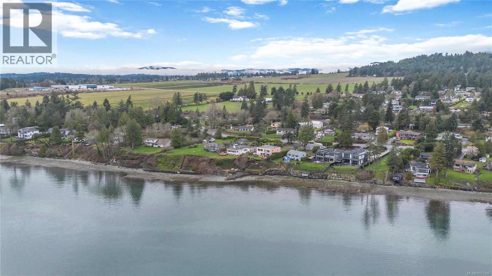  8503 Lochside Drive, North Saanich