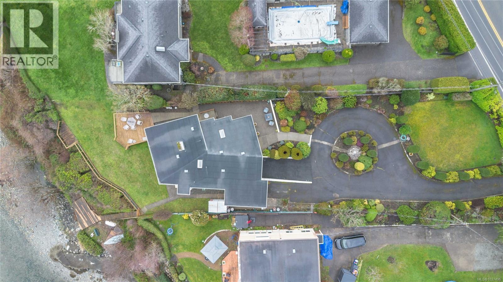  8503 Lochside Drive, North Saanich