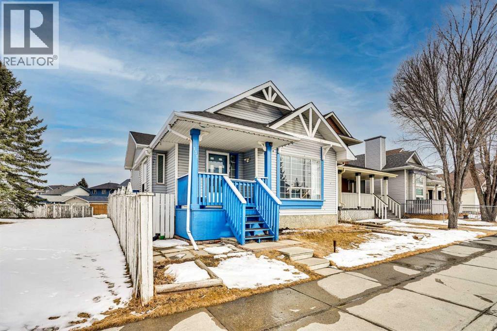 Single Family House 4 Level for Sale in  Martinridge Grove NE Martindale Calgary 
