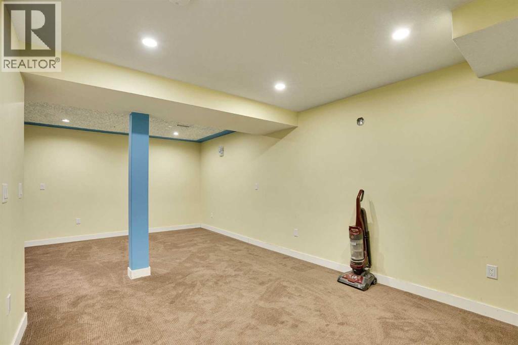 Single Family House 4 Level for Sale in  Martinridge Grove NE Martindale Calgary 