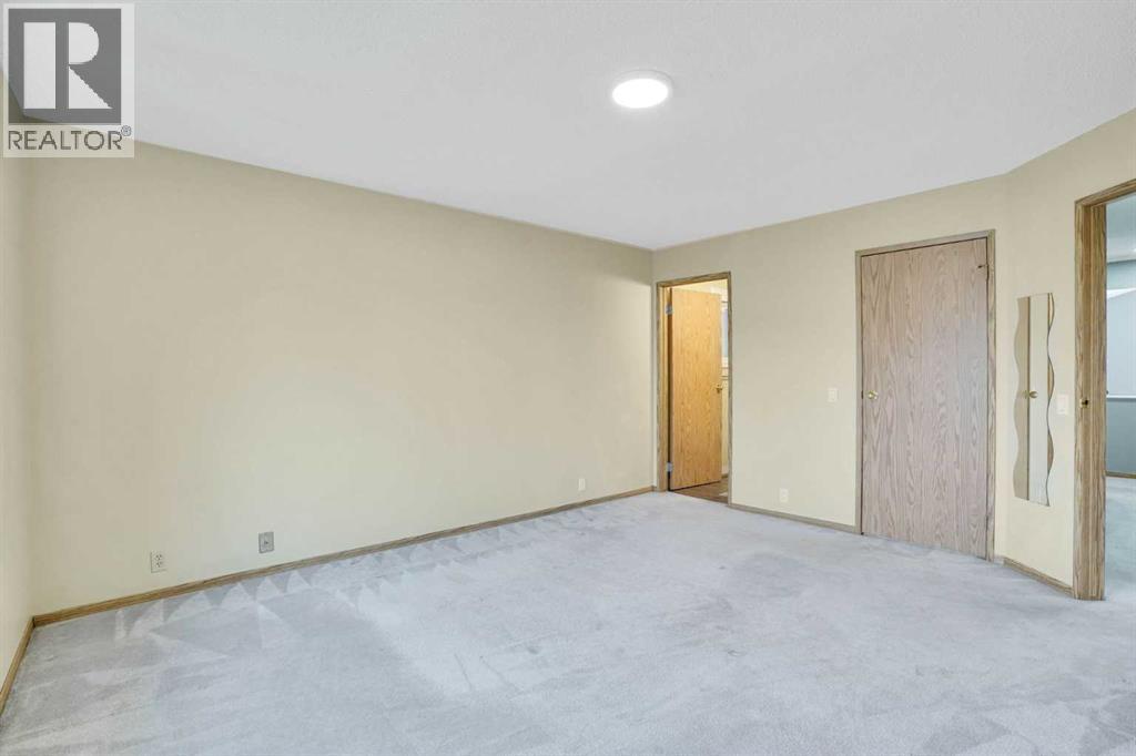 Single Family House 4 Level for Sale in  Martinridge Grove NE Martindale Calgary 