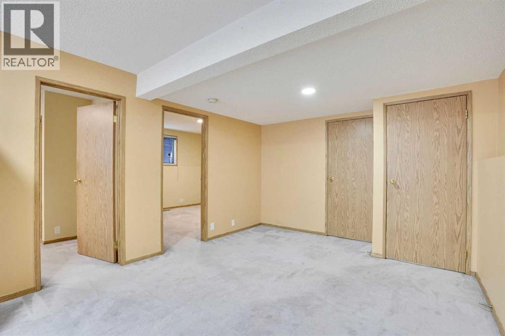 Single Family House 4 Level for Sale in  Martinridge Grove NE Martindale Calgary 