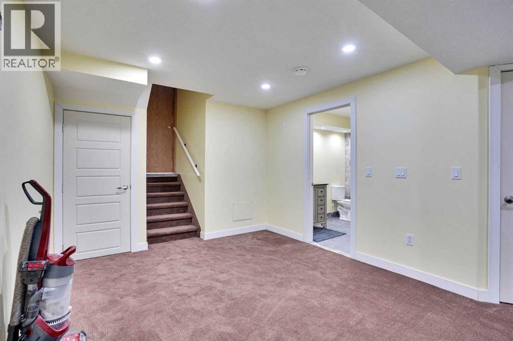 Single Family House 4 Level for Sale in  Martinridge Grove NE Martindale Calgary 