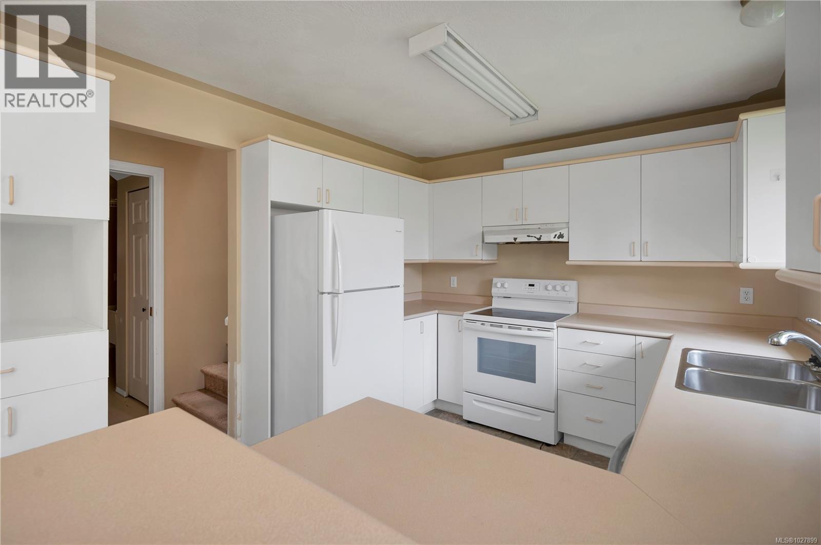 #18 772 ROBRON RD - 7