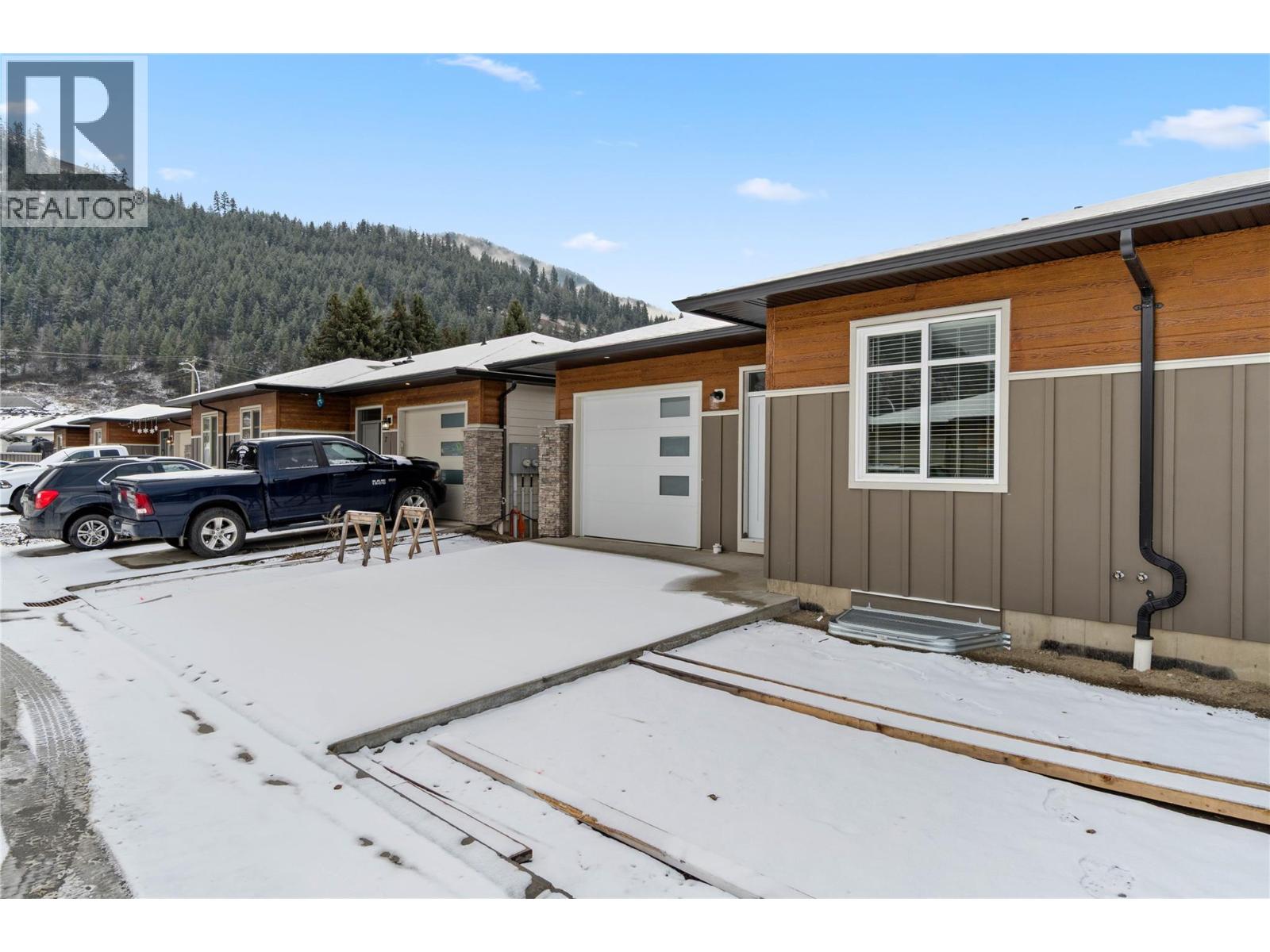 #14 220 Shepherd Road - 6