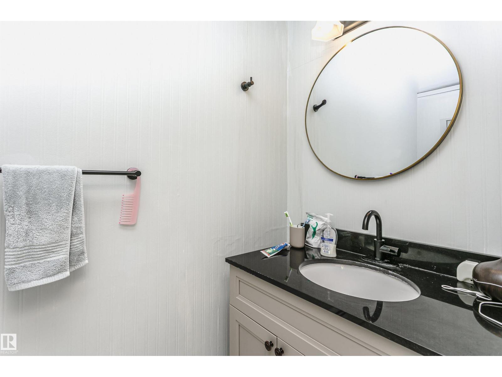 #407 8149 111 St S NW - 32