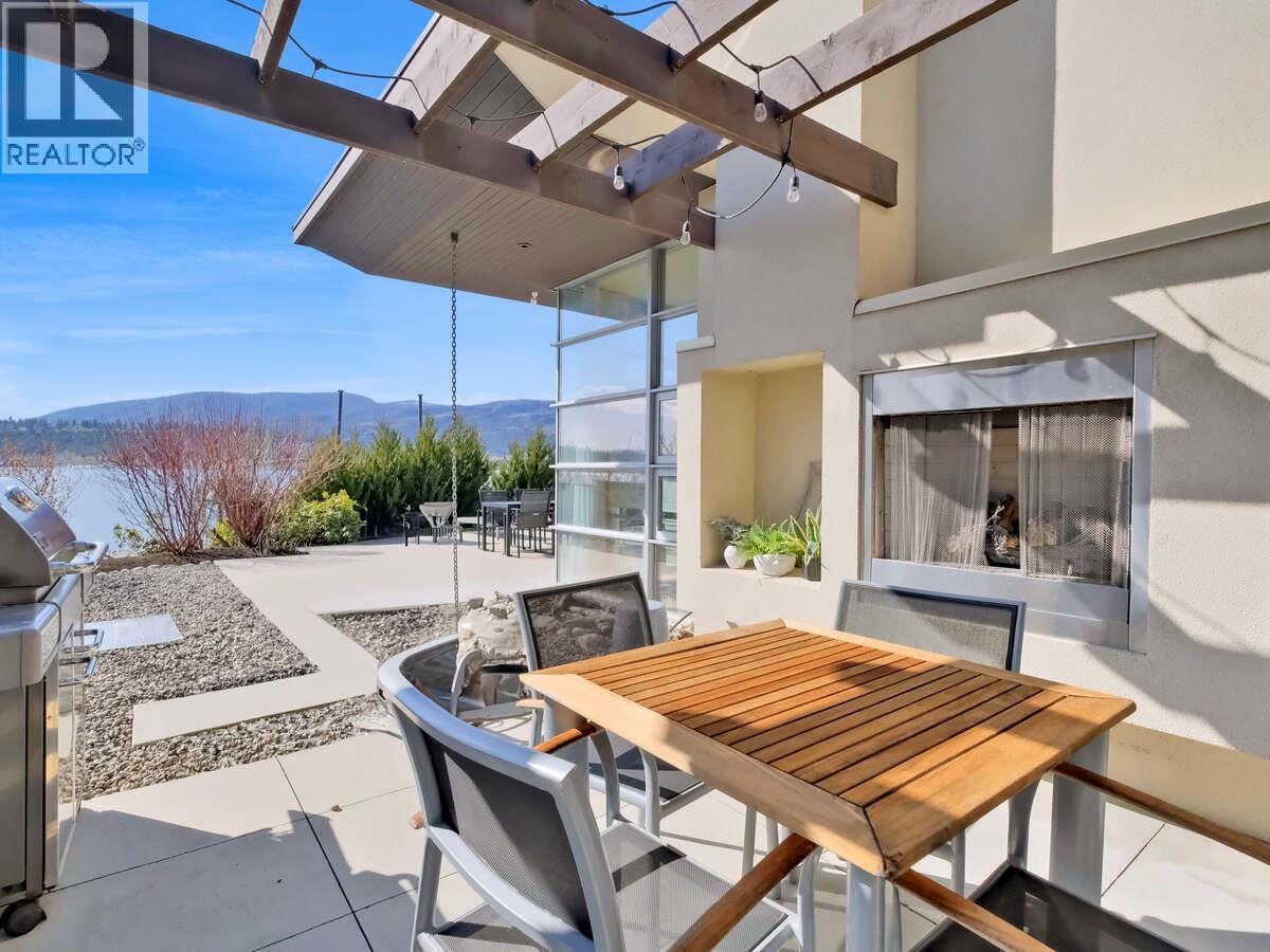  2096 Abbott Street, Kelowna