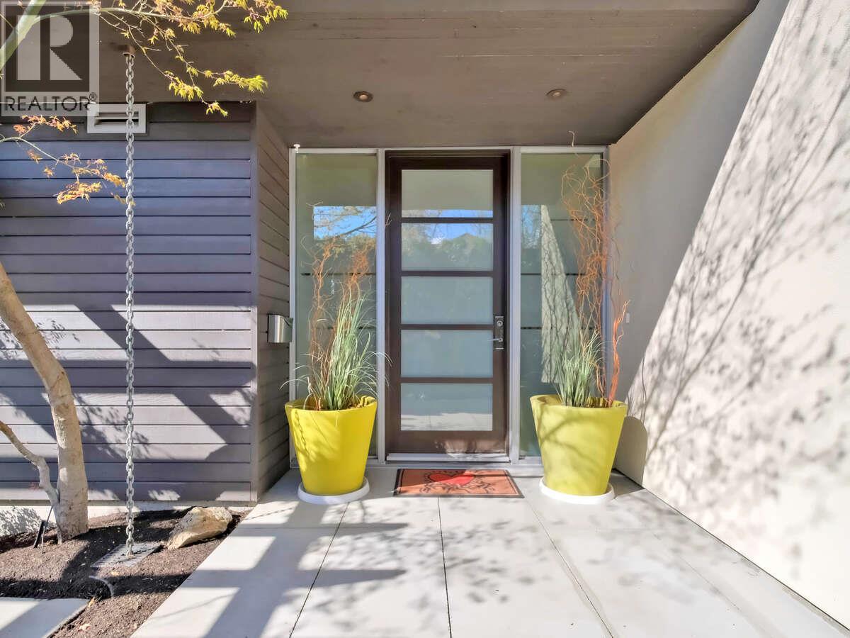  2096 Abbott Street, Kelowna