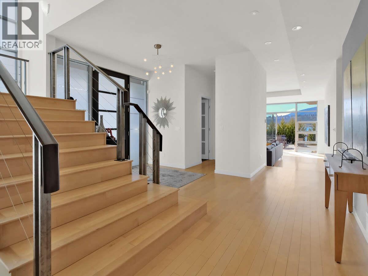  2096 Abbott Street, Kelowna