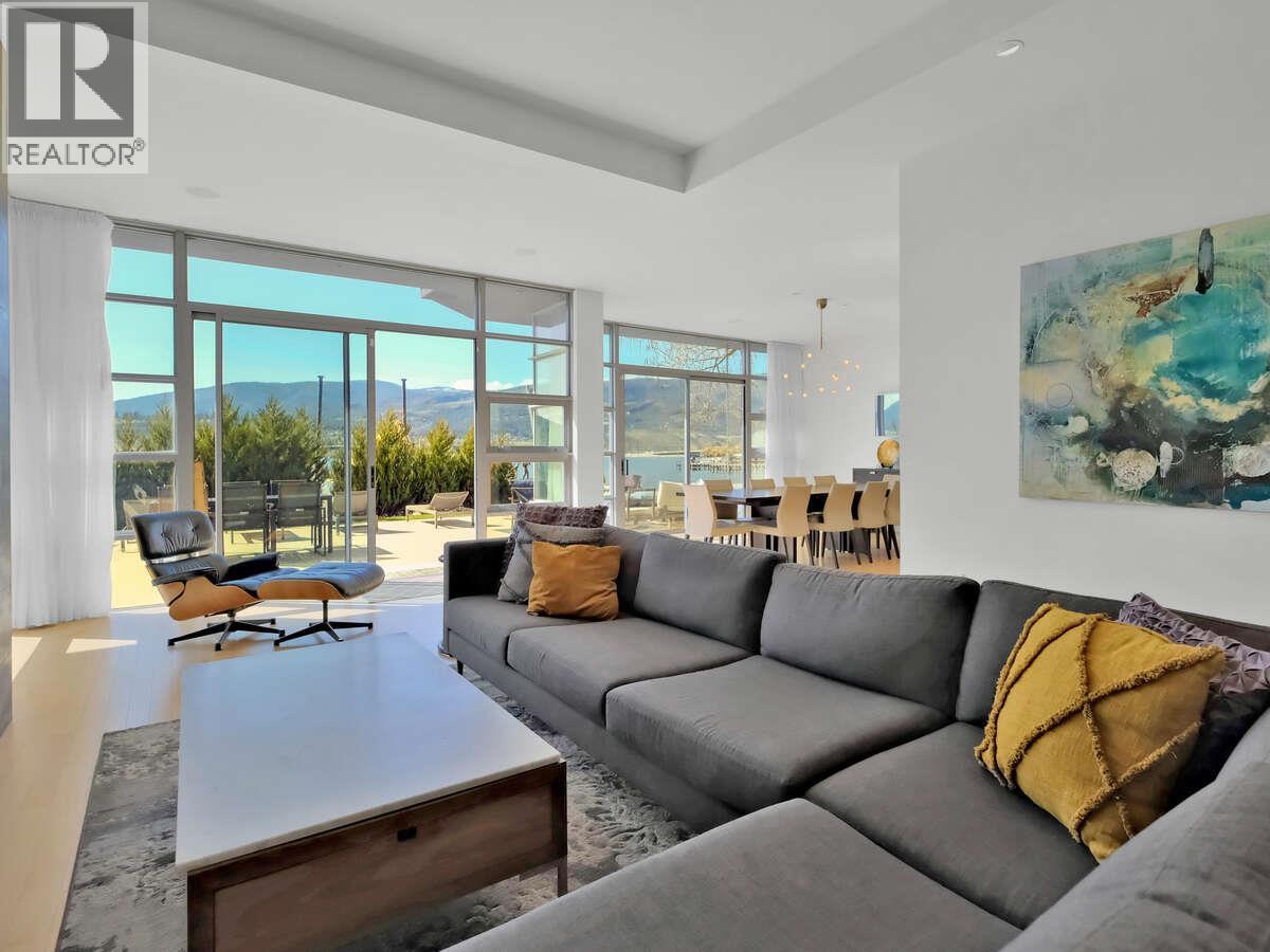  2096 Abbott Street, Kelowna