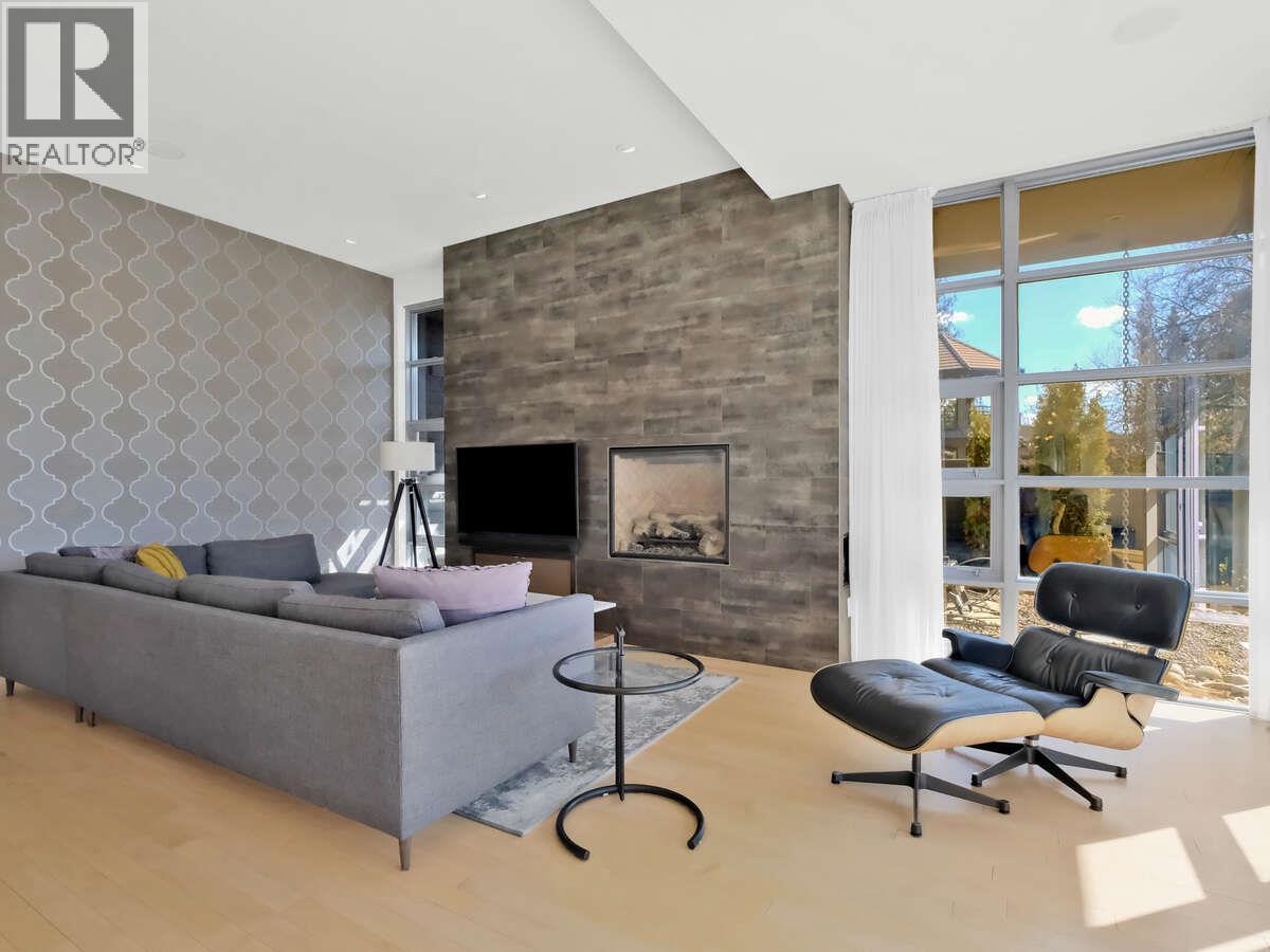  2096 Abbott Street, Kelowna