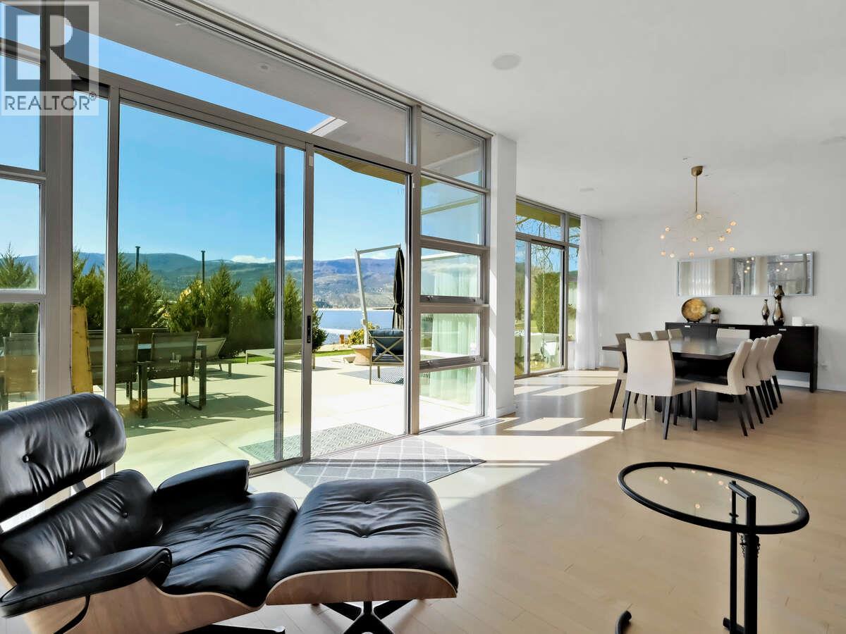  2096 Abbott Street, Kelowna