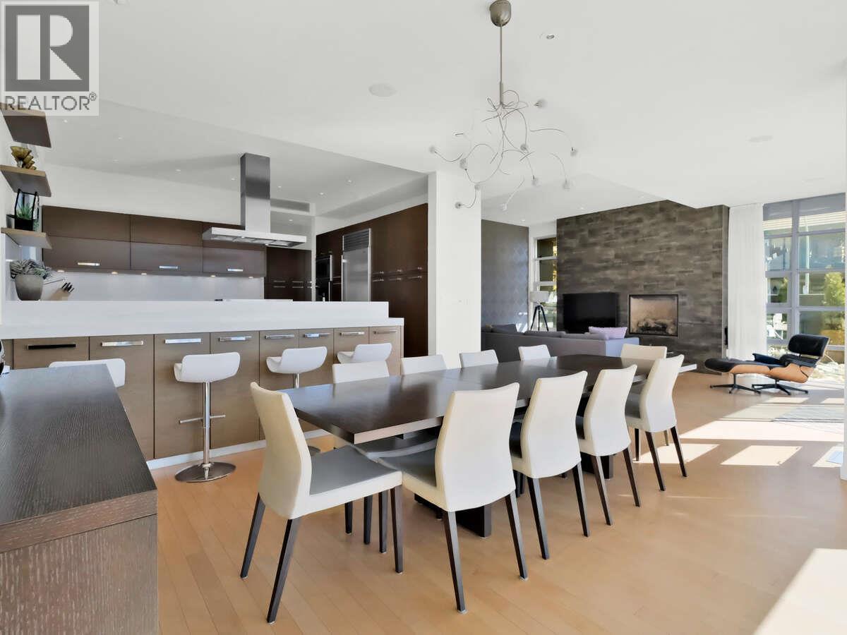  2096 Abbott Street, Kelowna