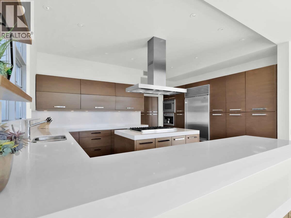  2096 Abbott Street, Kelowna