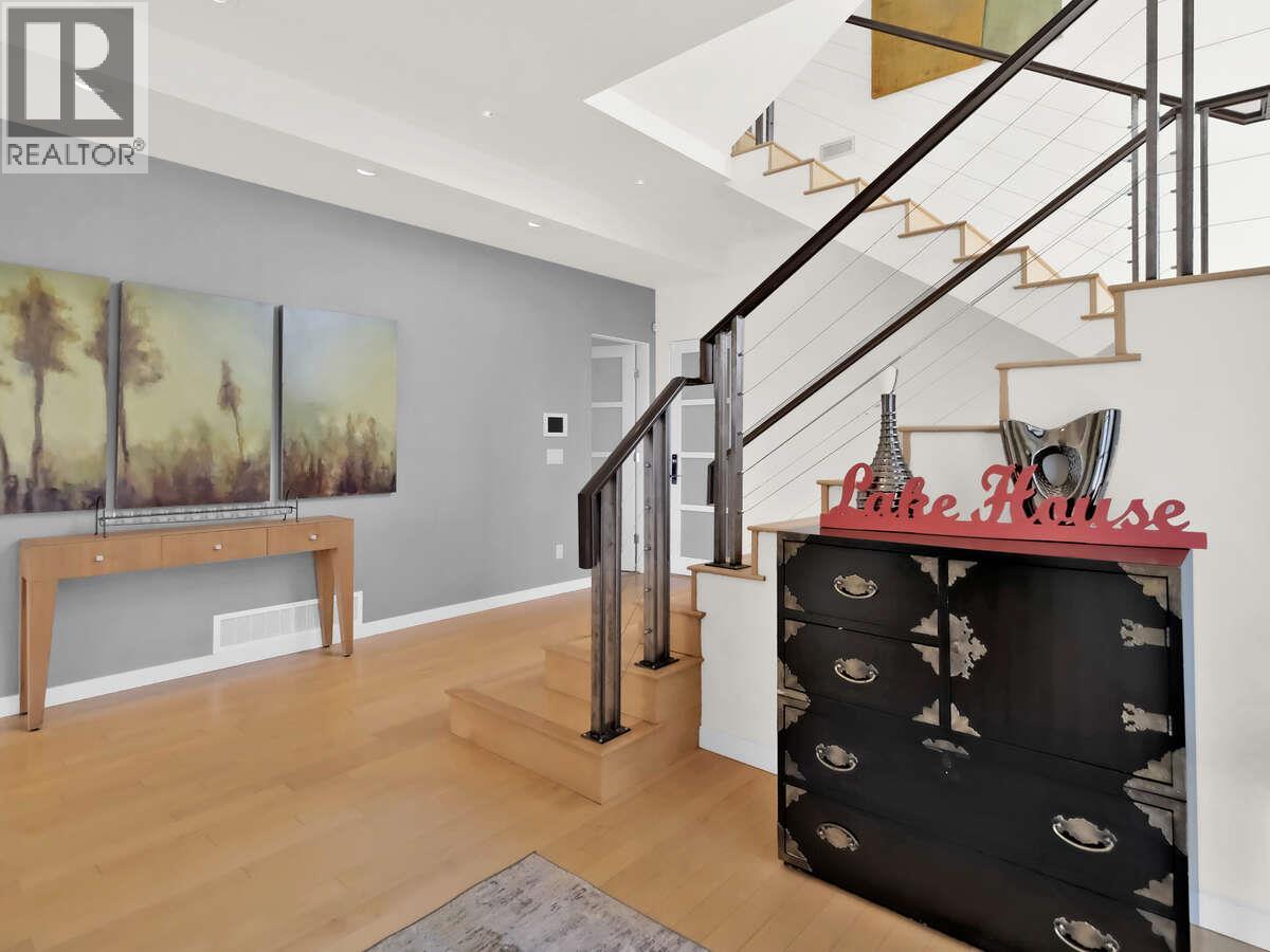  2096 Abbott Street, Kelowna