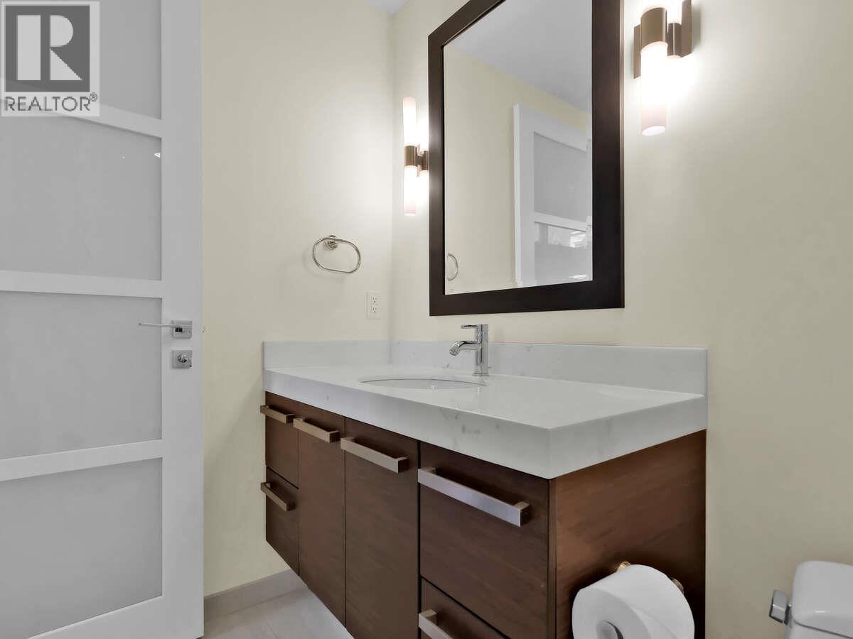  2096 Abbott Street, Kelowna