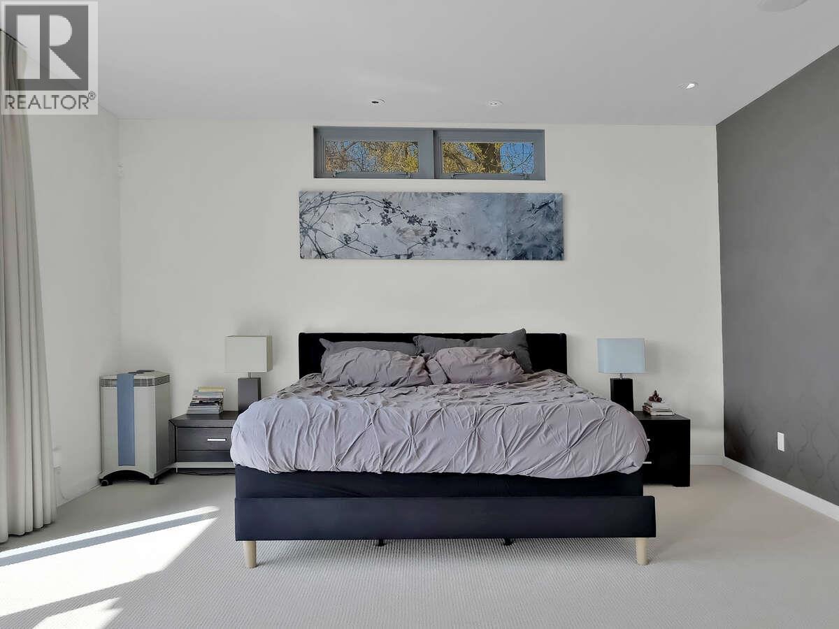  2096 Abbott Street, Kelowna