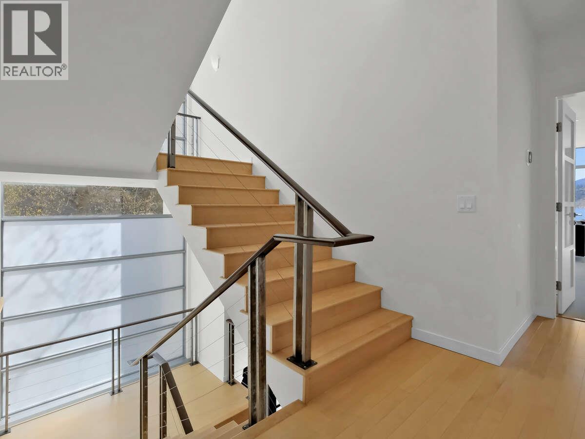  2096 Abbott Street, Kelowna