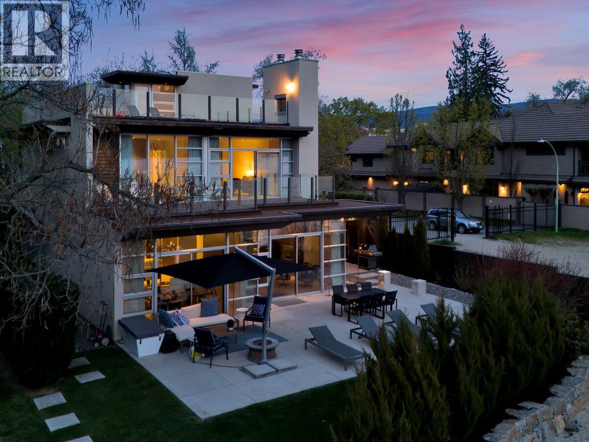  2096 Abbott Street, Kelowna