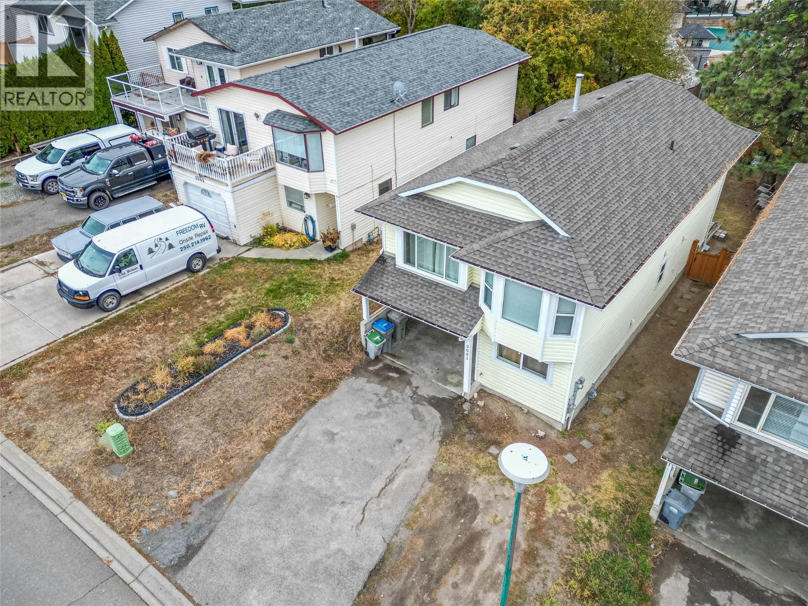 2051 Gladstone Drive - 1