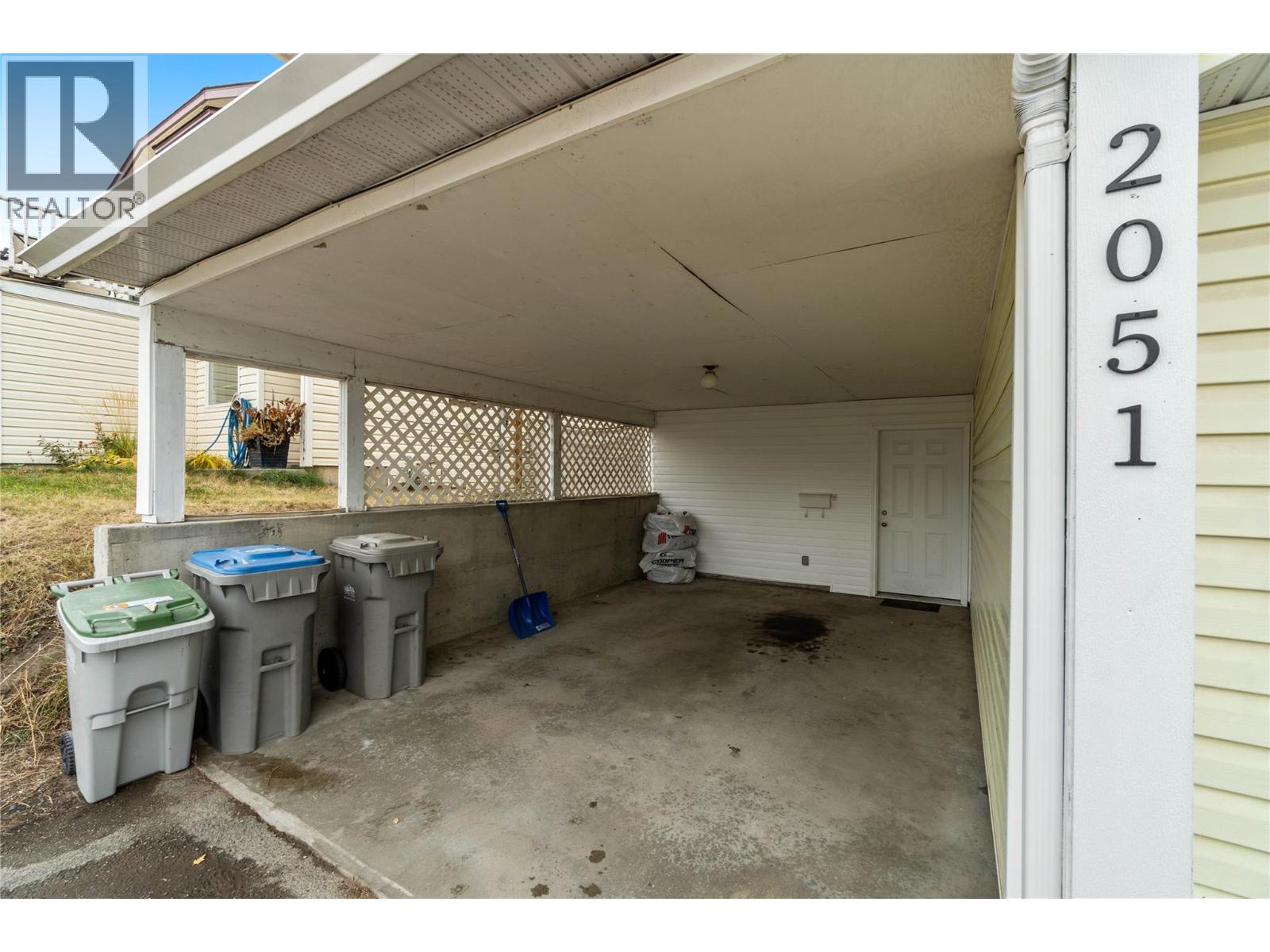 2051 Gladstone Drive - 11
