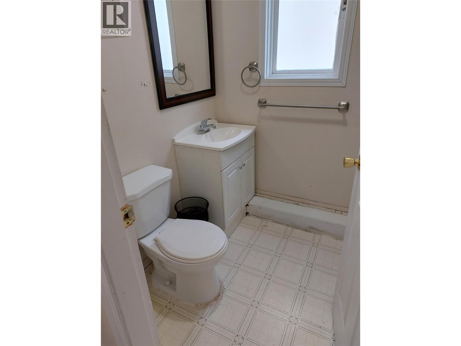 2051 Gladstone Drive - 15