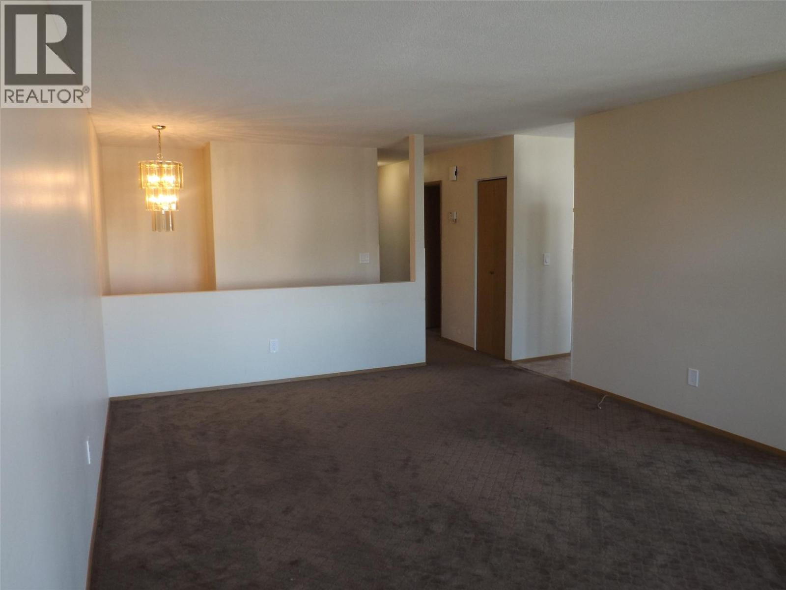 2051 Gladstone Drive - 20