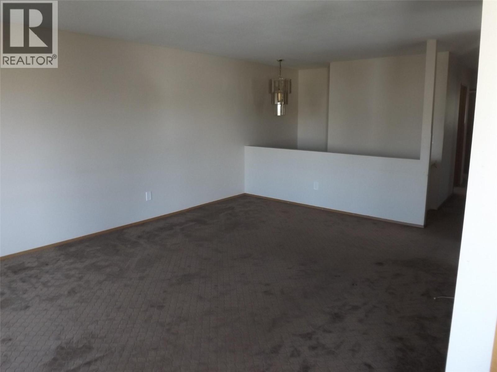 2051 Gladstone Drive - 21