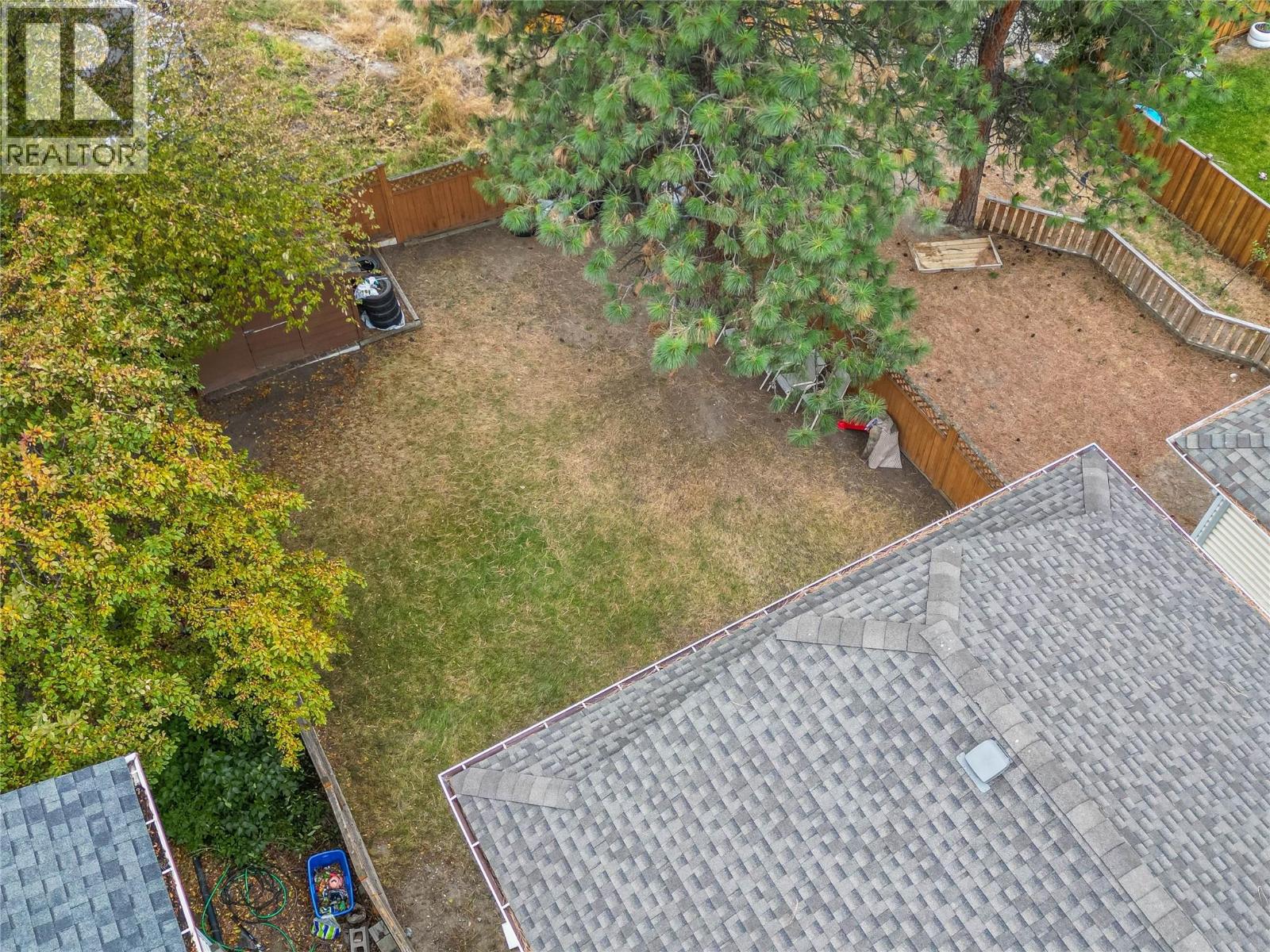 2051 Gladstone Drive - 3